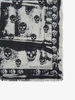 Men's Classic Fold Skull Foulard in ><noscript><img width=