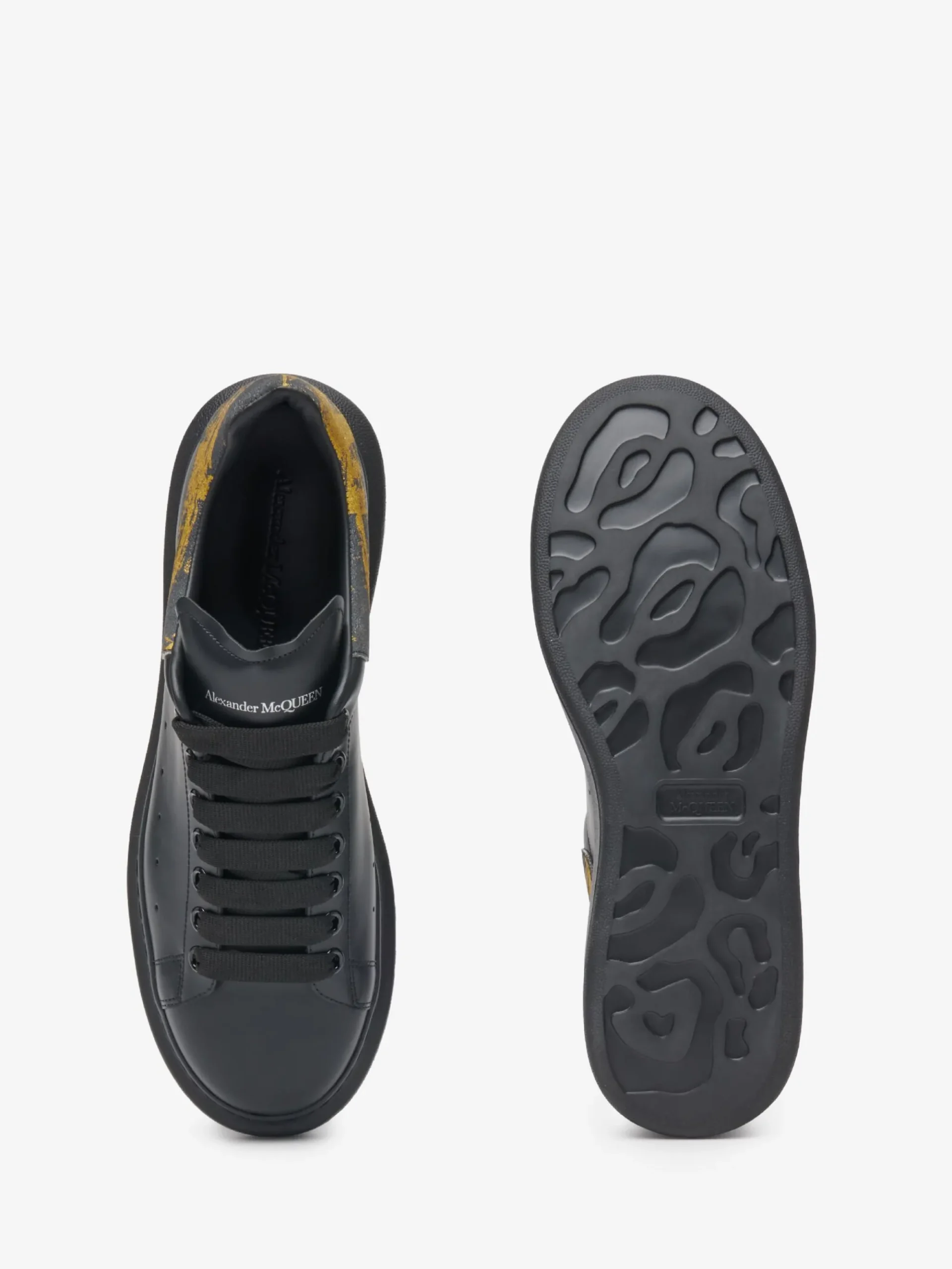 Men's Oversized Sneaker in >Alexander McQueen Shop
