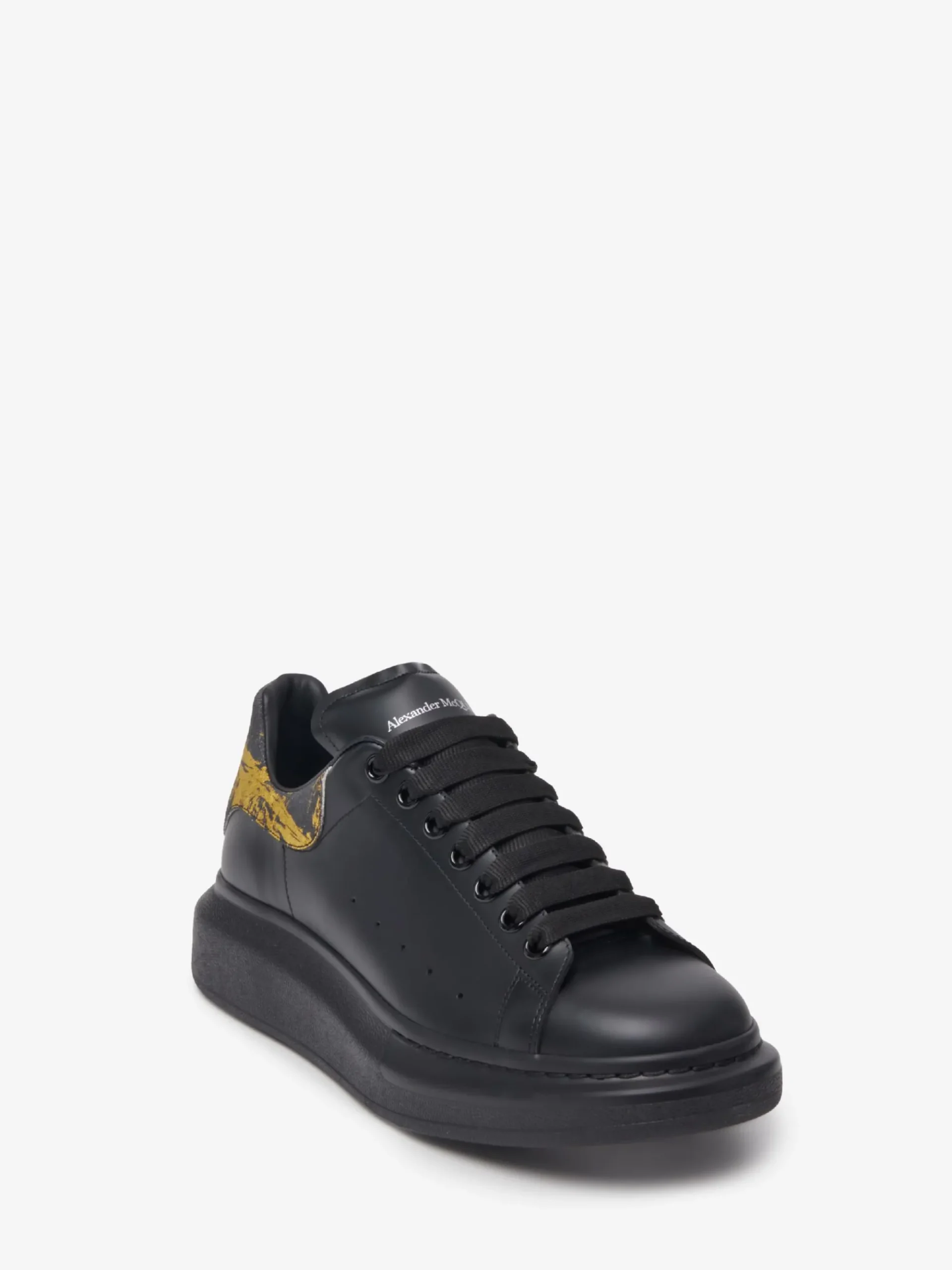 Men's Oversized Sneaker in >Alexander McQueen Shop