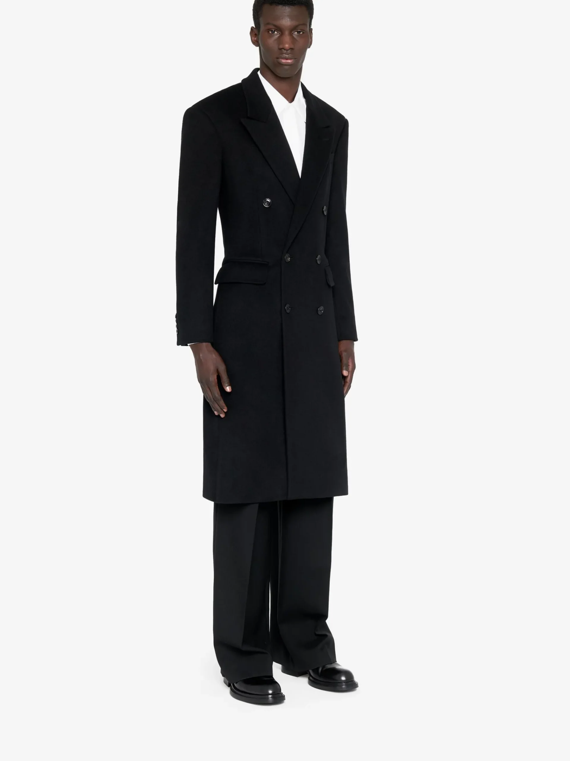 Men's Wide Shoulder Fitted Coat in >Alexander McQueen Hot