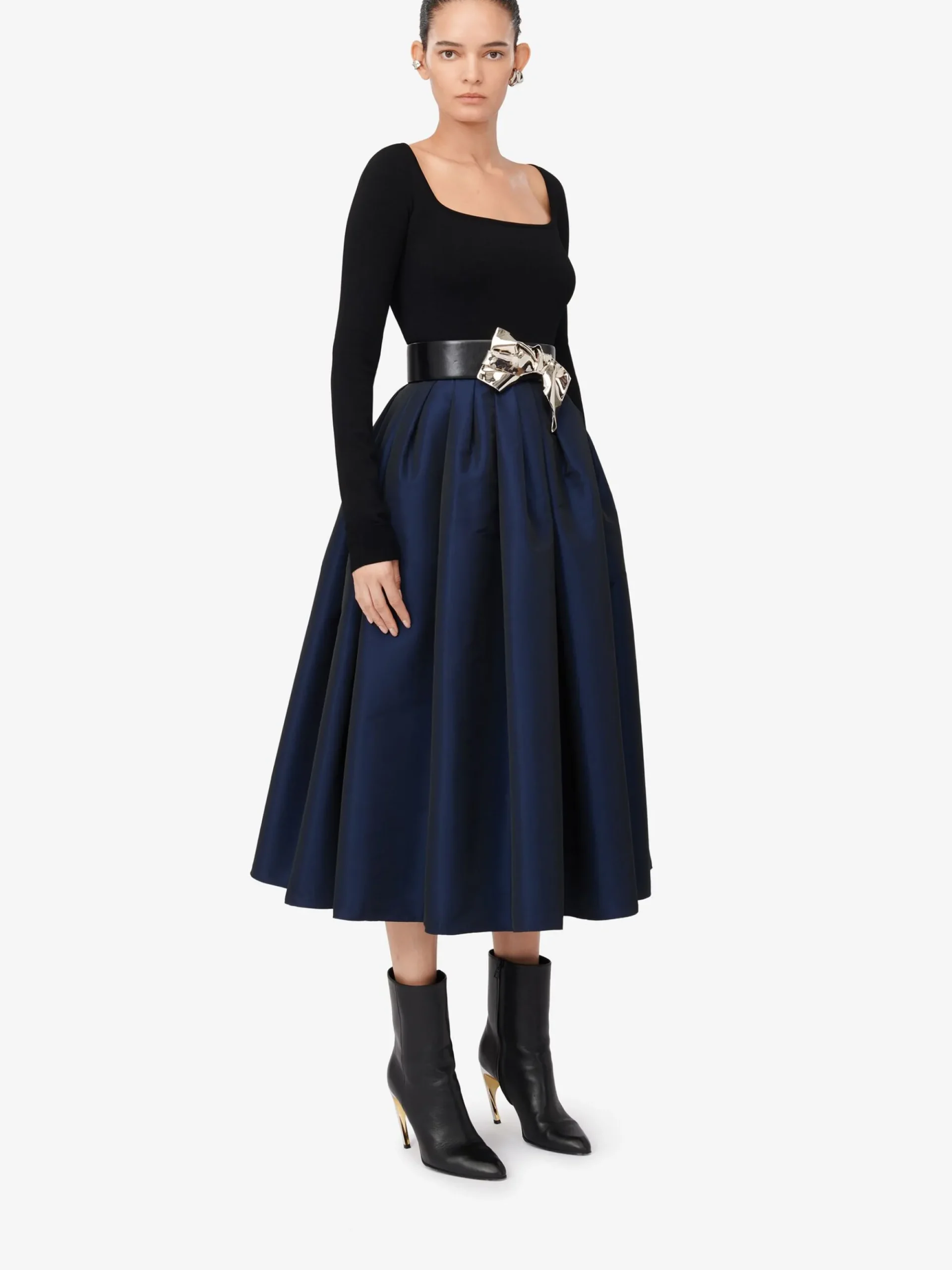 Women's Off-the-shoulder Knit Top in >Alexander McQueen Hot