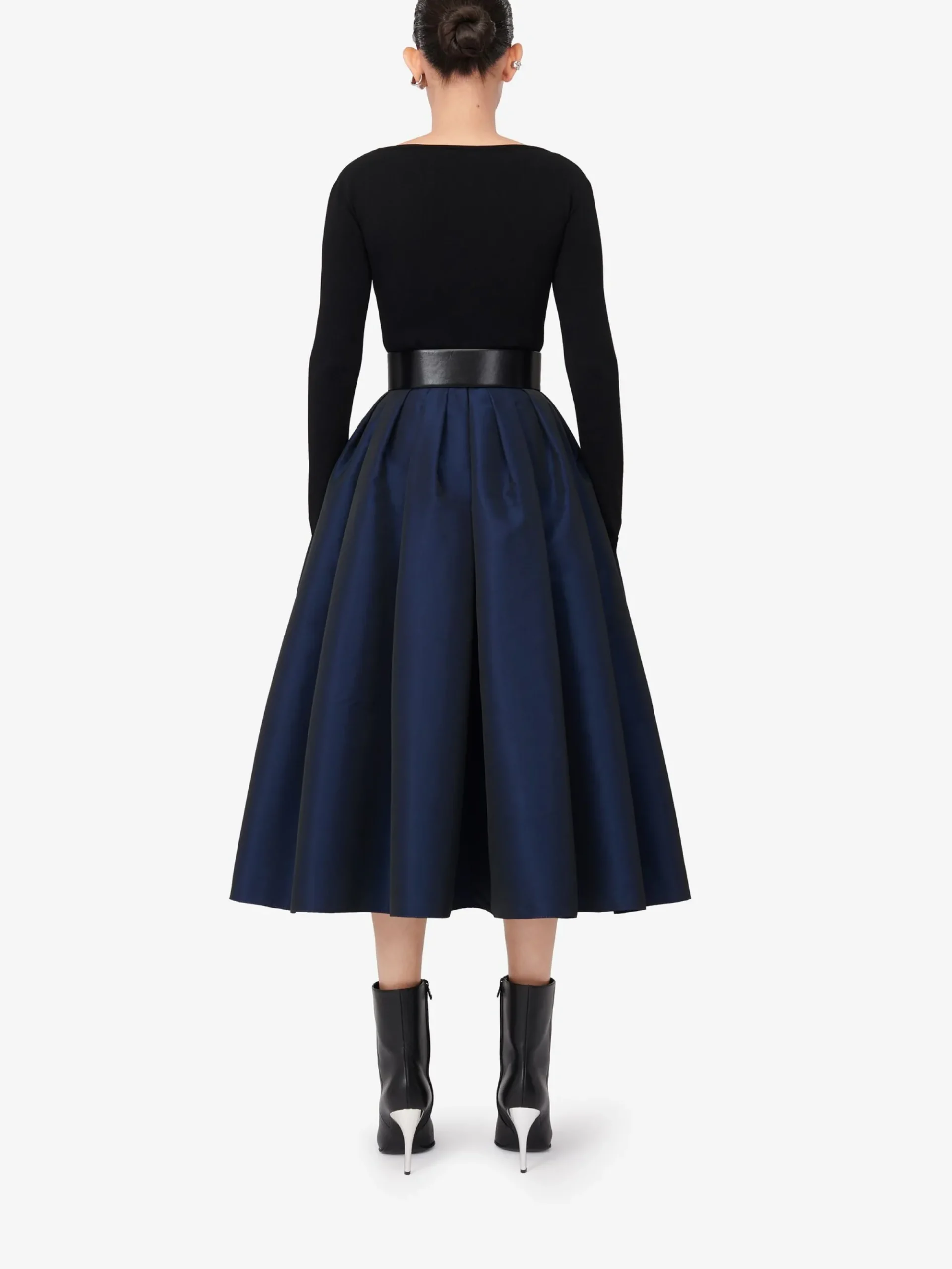 Women's Off-the-shoulder Knit Top in >Alexander McQueen Hot