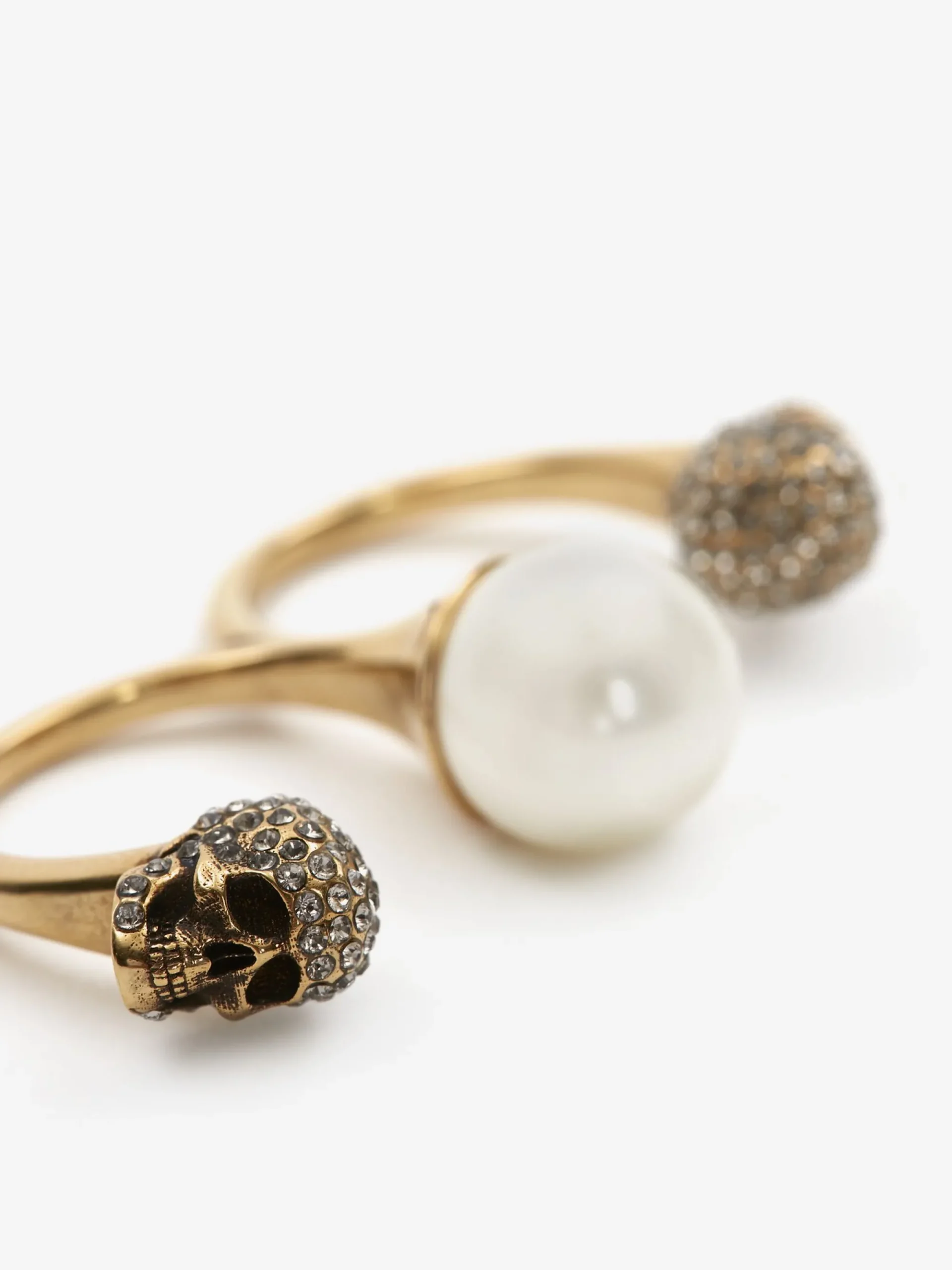 Women's Pearl Skull Double Ring in >Alexander McQueen Outlet