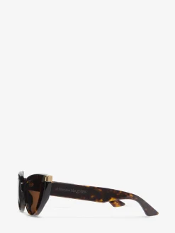 Women's Punk Rivet Cat-eye Sunglasses in ><noscript><img width=