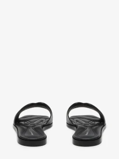 Women's Seal Flat Slide Sandal in ><noscript><img width=