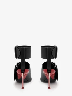 Women's Slash Buckle Sandal in ><noscript><img width=