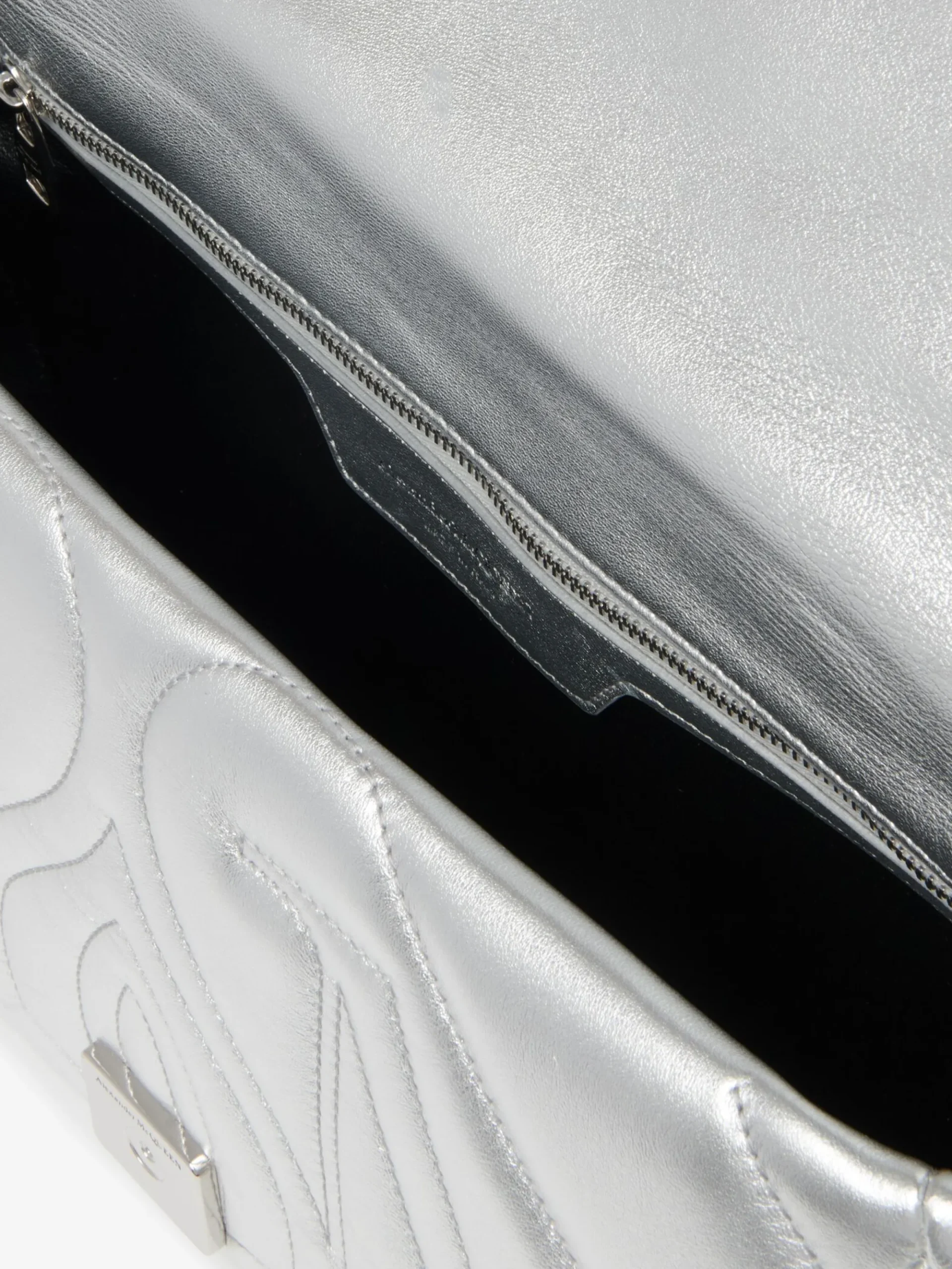 Women's The Seal Bag in >Alexander McQueen New